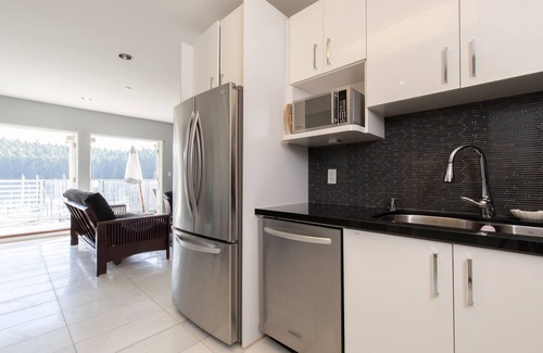 Regional District of Nanaimo Condo | Waterfront 2 Bedroom Condo- Close to Ferry
