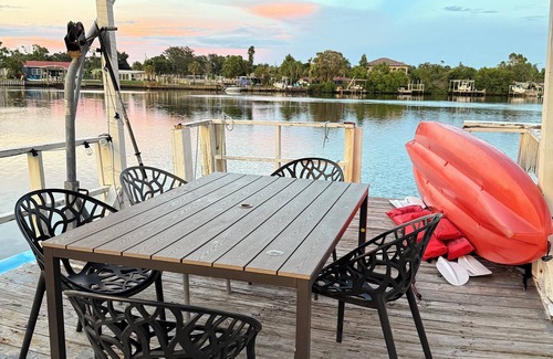 Coquina Key Apartment | WATERFRONT 2bd/1ba Apartment w/Kayaks