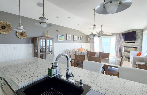 North Truro Condo | Waterfront 2BD Condo-RIGHT ON THE BEACH, Stunning Water Views, Balcony Deck, A/C, Association Beach