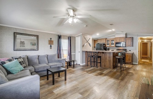 Dennis Cabin | Waterfront 2BR Cabin – Ideal for Traveling Workers