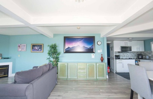 Crystal Beach House | Waterfront 2BR Loft w/Sunset View!