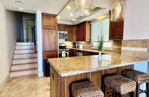 West Newport Villa | Waterfront 3 bd 2ba with amazing bay and beach views. Beach access and walkable