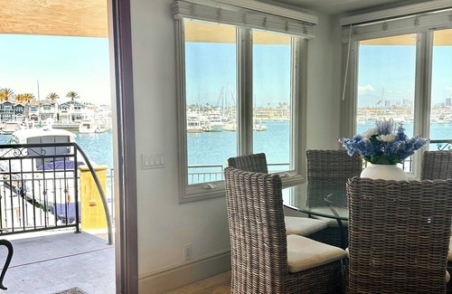 West Newport Villa | Waterfront 3 bd 2ba with amazing bay and beach views. Beach access and walkable