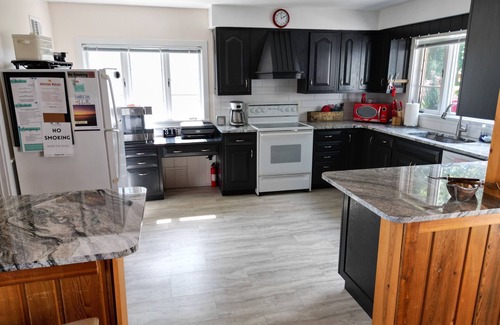 Tawas City House | WATERFRONT 3 BED/3 BATH HOME LAKE HURON TAWAS MI SLEEPS 10