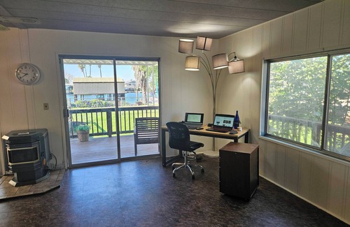 Bethel Island House | Waterfront 3-bedroom House on Bethel Island