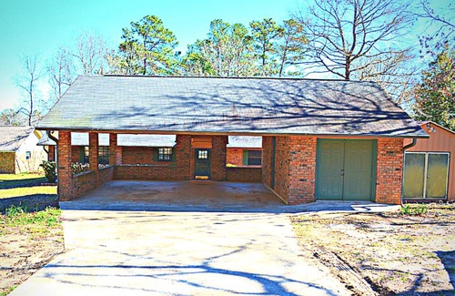 Zwolle House | Waterfront 3 bedroom home right outside North Toledo Bend State Park.
