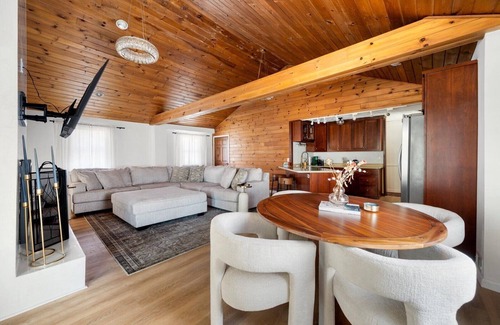 Blossvale House | Waterfront 3-Bedroom Home on Fish Creek