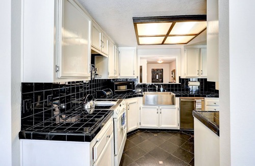 Discovery Bay House | Waterfront 3BDR w Boat in Discovery Bay