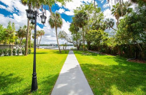 Riverview House | Waterfront 3BR Villa with Gym, Pool and Dock Access