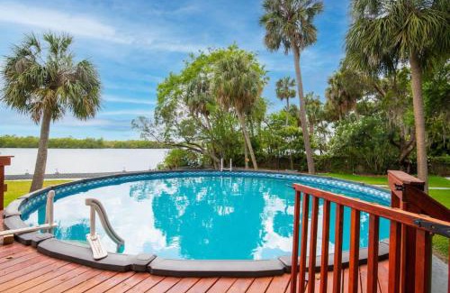 Riverview House | Waterfront 3BR Villa with Gym, Pool and Dock Access