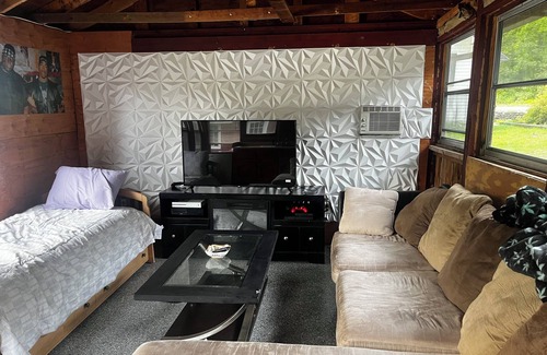 Charlton House | Waterfront 4 bedroom house in Charlton. Packed with fun for anyone!