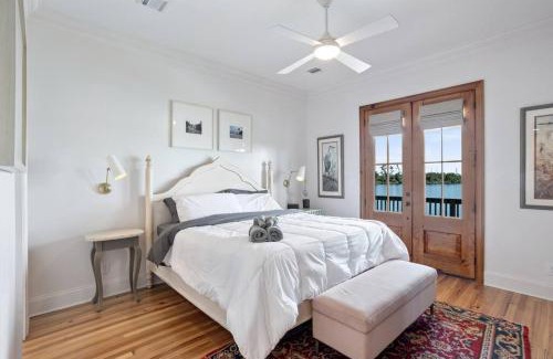 Lake Charles House | Waterfront 4 Bedroom Home
