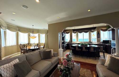 Massapequa House | Waterfront 4 bedroom home in Massapequa, New York for Bethpage Black Ryder Cup