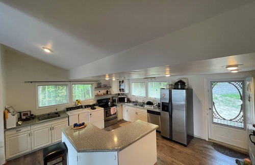 Restoule Cottage | Waterfront 4 Season Get Away -