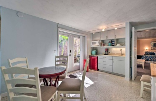 Englewood Apartment | Waterfront-5 Steps to Private Beach-1+ BR-Pets OK-Kayaks-SUPs-Best Sharkteeth