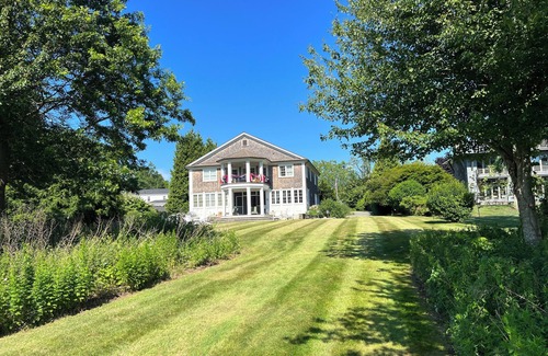 Bristol House | Waterfront 6 Bedroom Estate on 1.3 Acres with Private Beach. Near Blithewold