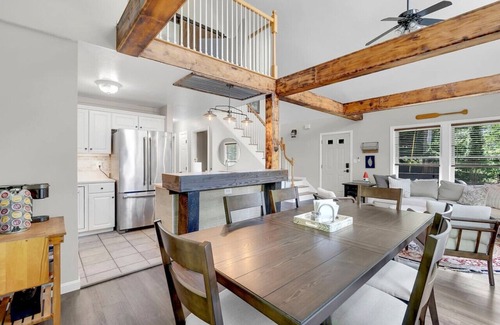 Gray Cabin | Waterfront Access with Kayaks, Private Deck and a Firepit