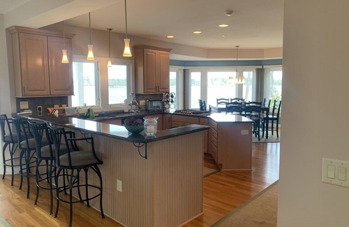 Snug Harbor House | Waterfront! Across from Links @ Albemarle. Great for golfers, families & more!