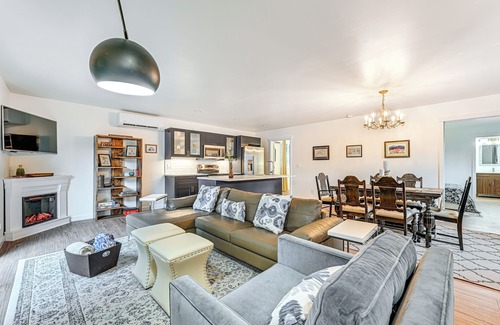 McKenna Apartment | Waterfront Alder Lake Retreat: Private Deck!