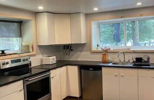 Northern Bruce Peninsula Cottage | Waterfront and woods, 3 bedroom, clean and bright. Short drive to Tobermory