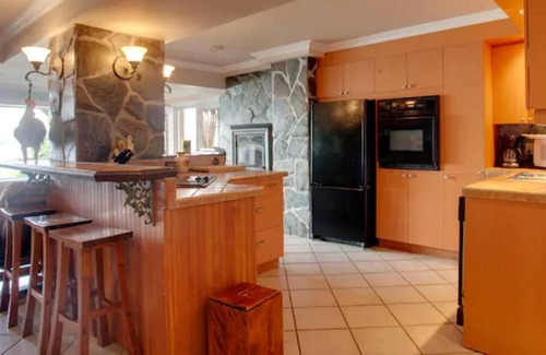 Pincourt Condo | Waterfront Apart 15 min Montreal Airport 300742