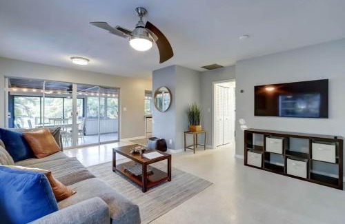 Middle River Terrace Apartment | Waterfront Apartment Private Patio Pool