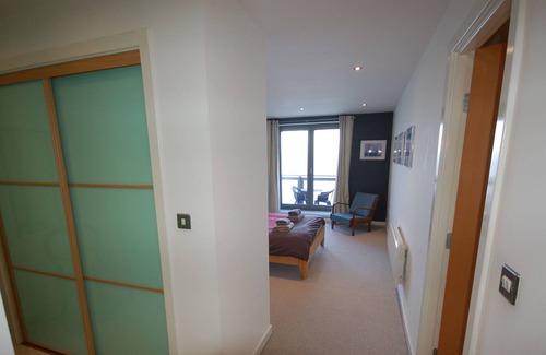 Newhaven Apartment | Waterfront Apartment with Spectacular Views to the Bridges and Castle
