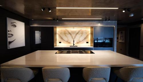 Chelsea Harbour Apartment | Waterfront Apartment in Chelsea Harbour