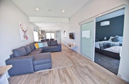 Miandetta Apartment | Waterfront Apartments