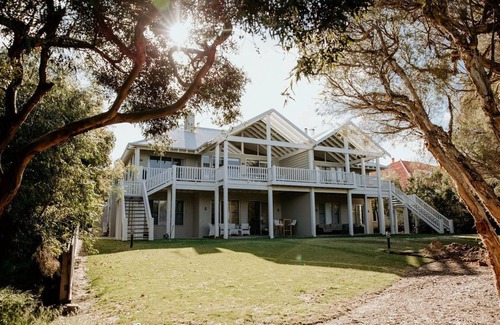 Eagle Bay House | Waterfront