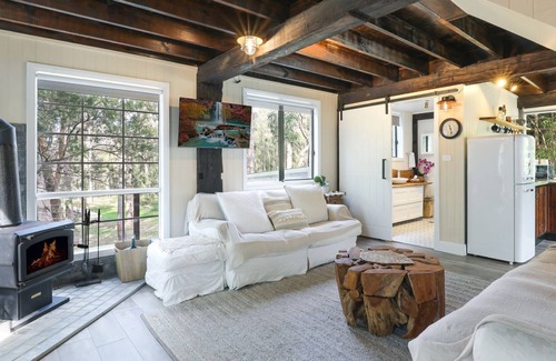 St. Georges Basin House | Waterfront Getaway, Pet Friendly – 1 Night Stays!