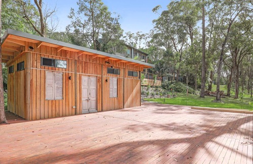 St. Georges Basin House | Waterfront Getaway, Pet Friendly – 1 Night Stays!