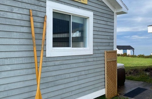 Margaretsville Apartment | Waterfront Bay of Fundy Bedroom/En-suite Oasis
