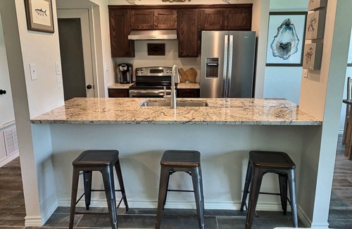Harbor Oaks Condo | Waterfront Bayhouse condo on Canoe Lake. Three Pools. Boat slip. Tennis.