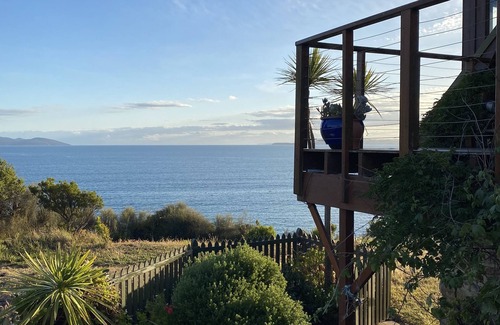 Dodges Ferry House | Waterfront beach house overlooking one of Tassie's favourite surf breaks