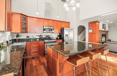 Friday Harbor House | Waterfront Beach House - 2700 Sq Ft, Fiber, mooring