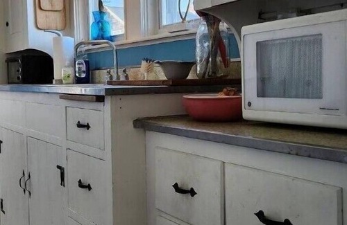 Charlestown House | Waterfront Beach House Bungalownn