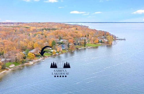 Penetanguishene House | Waterfront Beach Paradise Georgian Bay Sauna