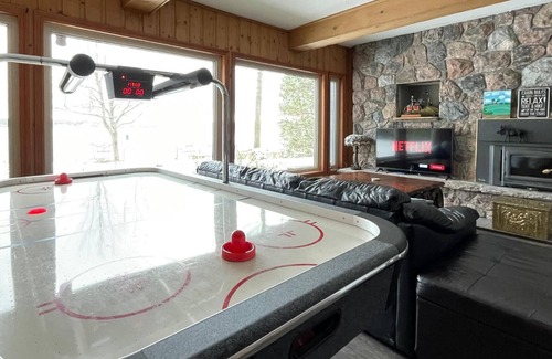 Penetanguishene House | Waterfront Beach Paradise Georgian Bay Sauna