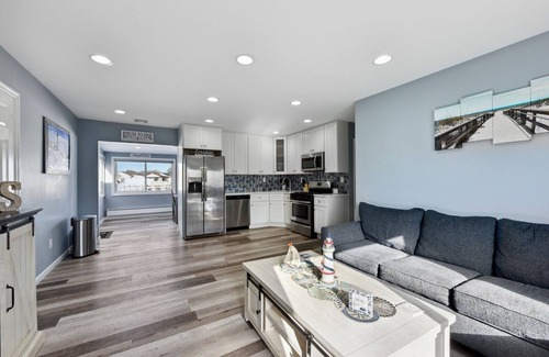 Pebble Beach House | Waterfront Beach House: Sleeps 6, 2 full bath
