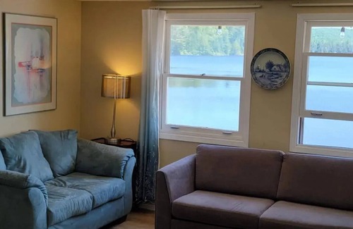 Dysart et al Cabin | Waterfront Beachfront cottage