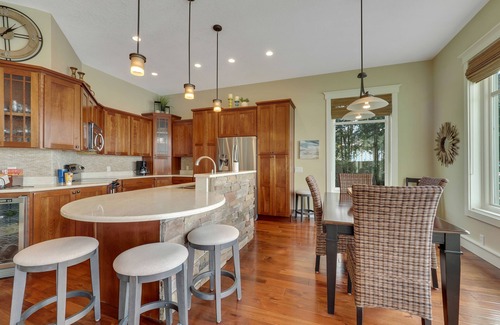 Charlevoix House | Waterfront | Beachfront | Private on Lake Michigan | 15 mins to Charlevoix