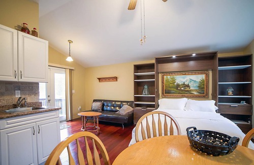 Brock Cottage | Waterfront beautiful cottage