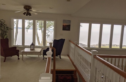 Mount Holly House | Waterfront Beauty on the Bay