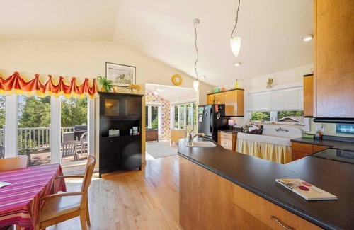 Sturgeon Bay House | Waterfront - Bee's Lake House