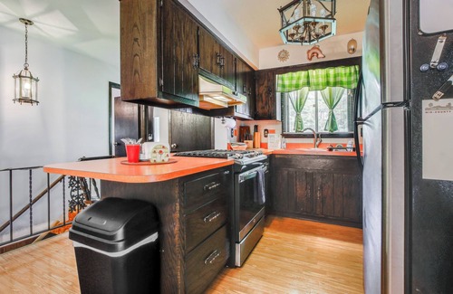 Krakow House | Waterfront Berry Lake Getaway w/Sunroom!