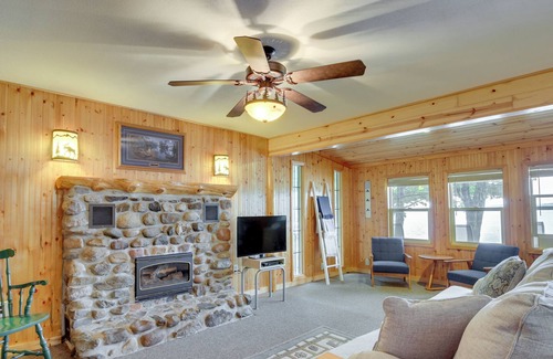 Aitkin Cabin | Waterfront Big Pine Lake Cabin w/ Kayaks!