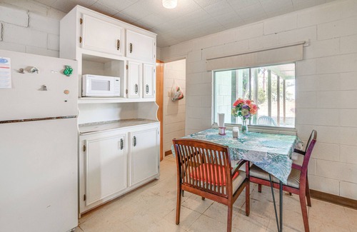 Maryneal Cottage | Waterfront Blackwell Cottage w/Patio & Fire Pit!