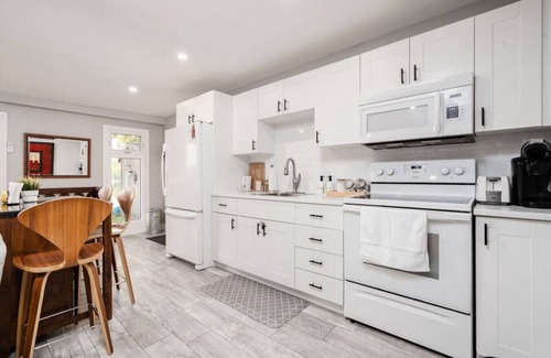Brockton Cottage | Waterfront Bliss: Firepit & BBQ Cottage R