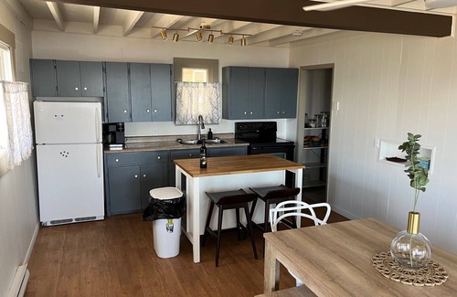 Gloucester County House | Waterfront Bliss – Le Petit Paradis